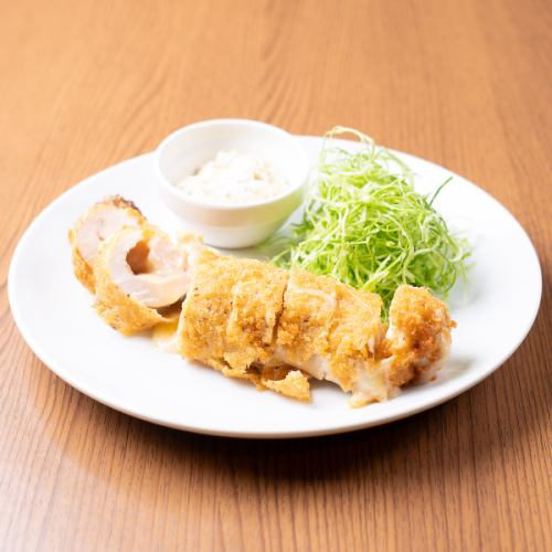 濃厚チーズを挟んだチキンカツ