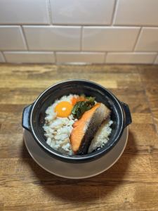 シャケの西京焼き土鍋炊き込みご飯