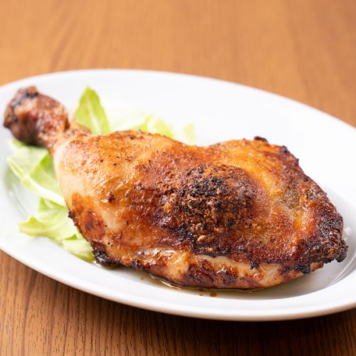 肉質の柔らかいひな鳥を使った　骨付き鳥