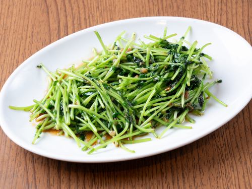 にんにくをたっぷり使った本日の青菜の炒め
