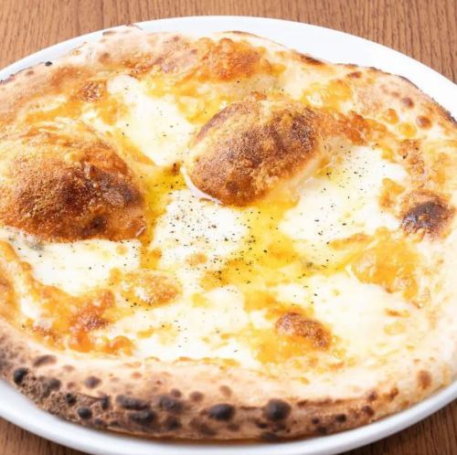 4種の濃厚チーズのピザ