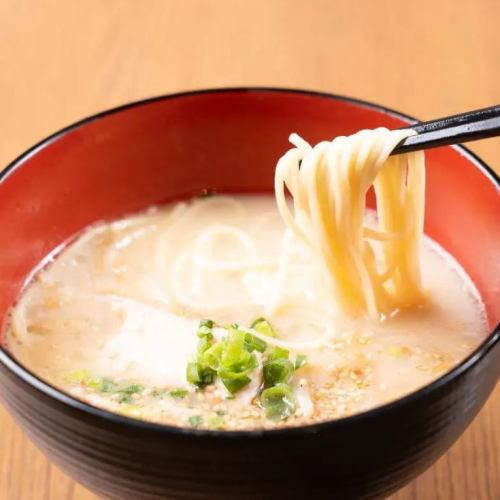 屋台仕立て白湯スープの〆らーめん