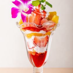 EBI→YAのフルーツパフェ