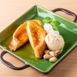 バゲットフレンチトースト　～ピスタチオアイス添え～