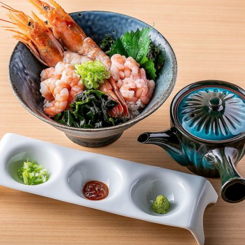 こだわりのエビ料理とお酒をお楽しみください★
