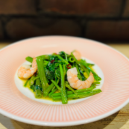Water spinach and shrimp aglio e olio