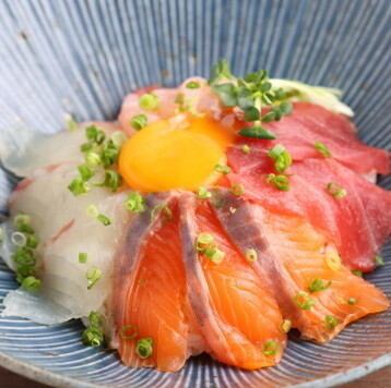 数量限定のランチメニューと豊富な追加料理を用意◎