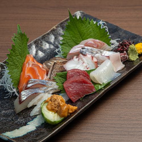 【鮮度抜群】市場直送◆旬魚が楽しめるお造り盛合せ：1500円(税込)