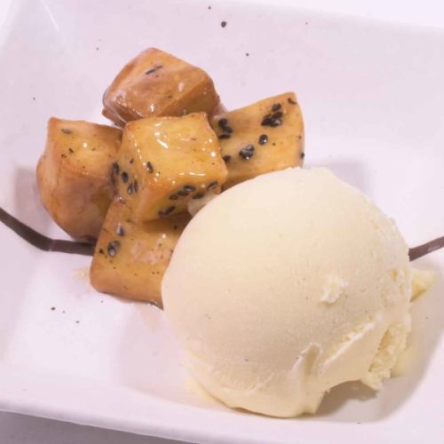 Daigaku imo (warm) vanilla ice cream