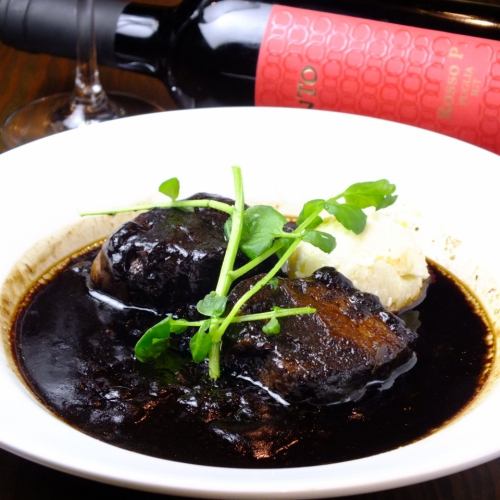 Stewed beef in rich red wine