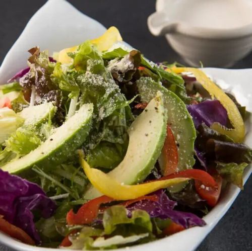 アボカドシーザーサラダ