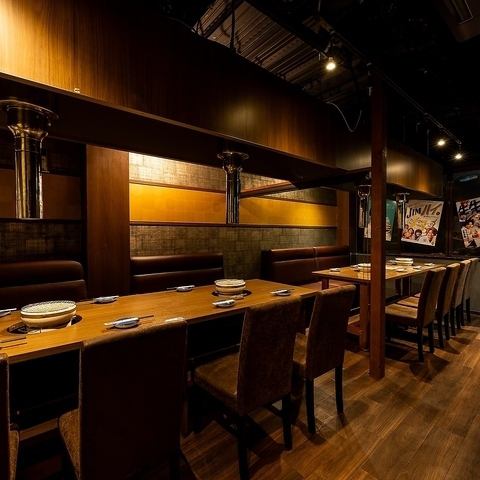 入住現代日式私人客房,享受優雅舒適的住宿體驗。飯店位置便利,靠近車站。