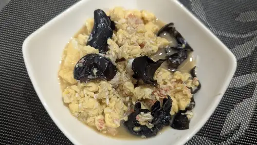 蟹と木耳の玉子炒め