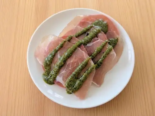 生ハムと冷やしトマト