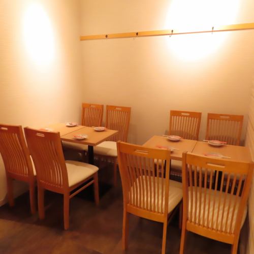 Table seats can accommodate 2 to 20 people.It can be used in a variety of situations, from small drinking parties with friends to large groups! Due to its popularity, please make your reservations early.