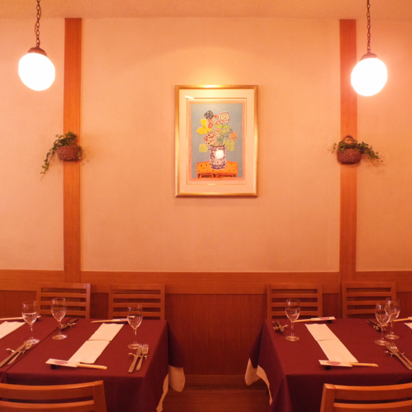 The owner's favorite paintings are decorated in the calm atmosphere shop, and the bright and light touch picture directs a delightful dinner.Spaciously relaxing space, it is also recommended for adult dating.We are also happy to help you celebrate special occasions such as birthdays and wedding anniversaries.