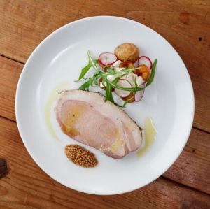 三元豚ロースのハーブを纏わせたグリル
