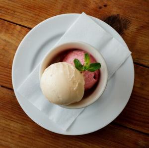 本日のアイスの盛り合わせ