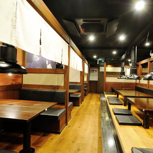 広々店内でゆったりお食事が楽しめます