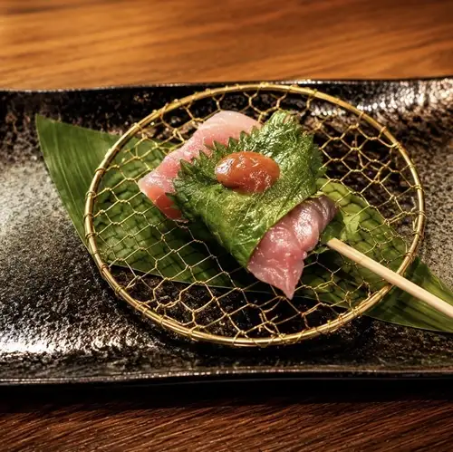 島魚の大葉巻き(梅肉のせ)