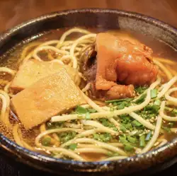 宮古蕎麥麵配關東煮湯