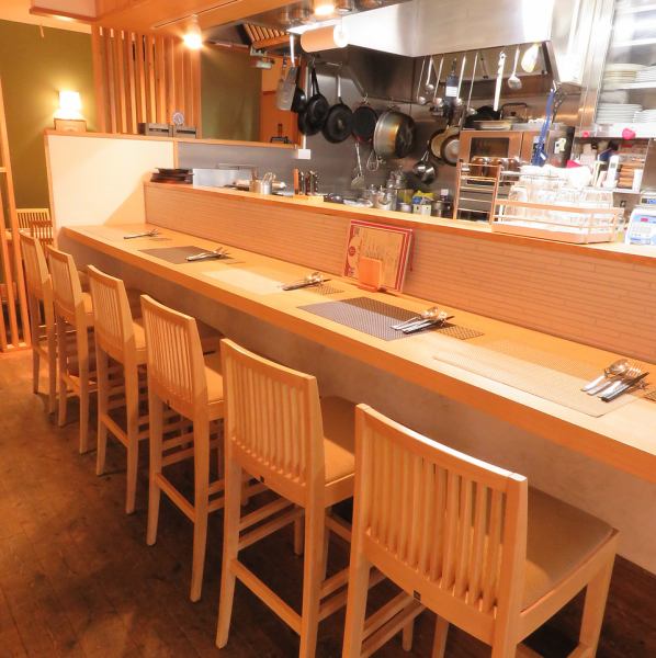[We have counter seats that can be easily used by one person.] 3 minutes walk from Shin Shizuoka Station.“TAKUMI” offers a variety of dishes that our chefs have considered “delicious”, not limited to Japanese, Western and Chinese.Each dish is carefully prepared so that customers can return home with a smile.[Shizuoka Station / Wine / Lunch]