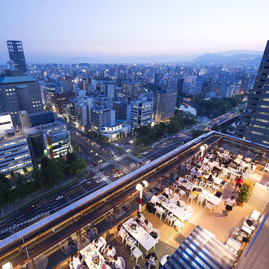 地上85メートルの開放空間！広島の夜景と夜風を感じながら乾杯♪