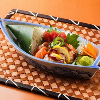 Three points of raw fish sashimi