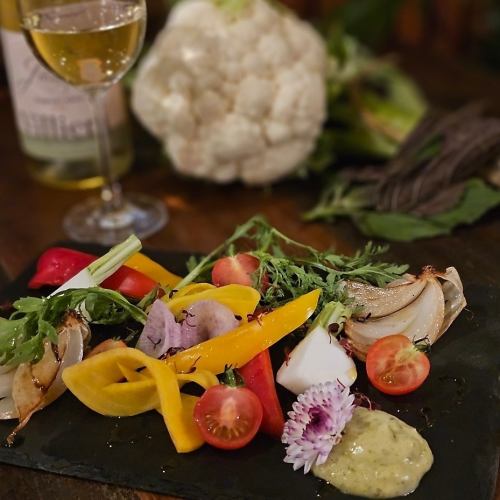 时令蔬菜蘸沙拉