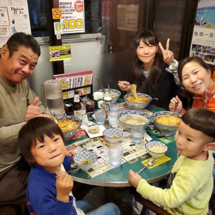 Safe for families.There is also a non-spicy menu♪