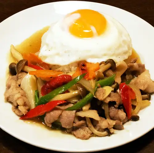 ムー・パット・ナンマンホイ・ラートカオ~MOO PHAD NAMMANHOI RHAD KHAO~