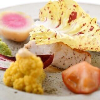 【晚餐】【下午6:30开始】Pino(松树)13,200日元(含税)