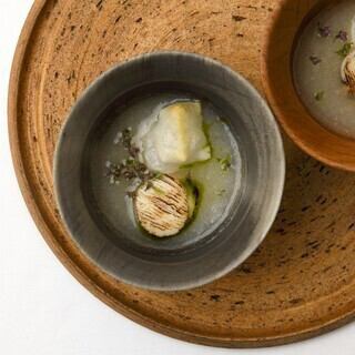 【午餐】【12:00开始】松子酒(Pino)9,000日元(含税)