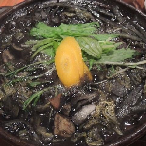 まっ黒い鍋を囲んで！