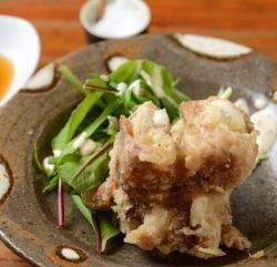 ティビチ（豚足）の唐揚げ