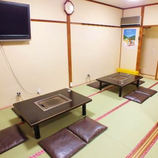 You can enjoy teppanyaki while relaxing in the tatami mat seats equipped with monitors.