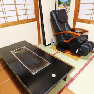 The tatami mat seats give you a sense of security as if you were spending time at home.