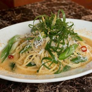 九条ネギとシラスとカラスミの和風パスタ