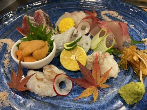 Assorted sashimi