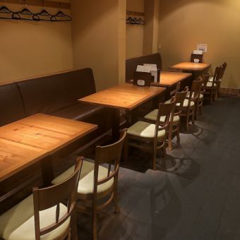 Table seats can be connected, making it ideal for banquets of up to 20 people.Pre-booked course meals and all-you-can-drink are also available ♪