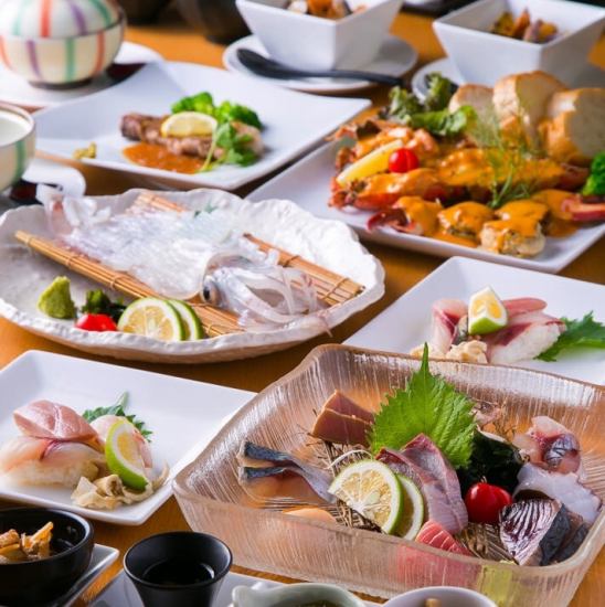 【宴會套餐】包含無限暢飲,4500日圓起。也可承辦大型宴會。