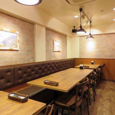 誕生日会や打ち上げなど、大規模パーティーの際には貸切もご相談ください。約60名様まで収容可能です♪また、テラス席もあり、そちらはペット連れもOK♪