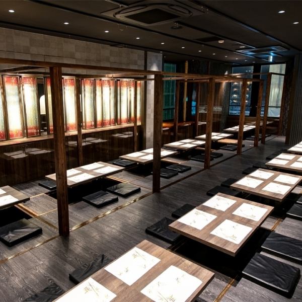 大人数宴会はおまかせ!72名様御案内できる大宴会場は掘りごたつとなっており可動式のテーブルなのでベストの席作りが可能です★大人数宴会、貸切可能な広々とした個室空間!大切な会社のご宴会、接待、送別会、歓迎会に最適!音響・空調・照明などの調節も可能!お手洗いも大宴会場に専用で設備されております!