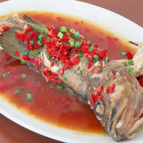【鮮度抜群の贅沢】季節鮮魚赤唐辛子漬け蒸し◆朝仕入れの魚