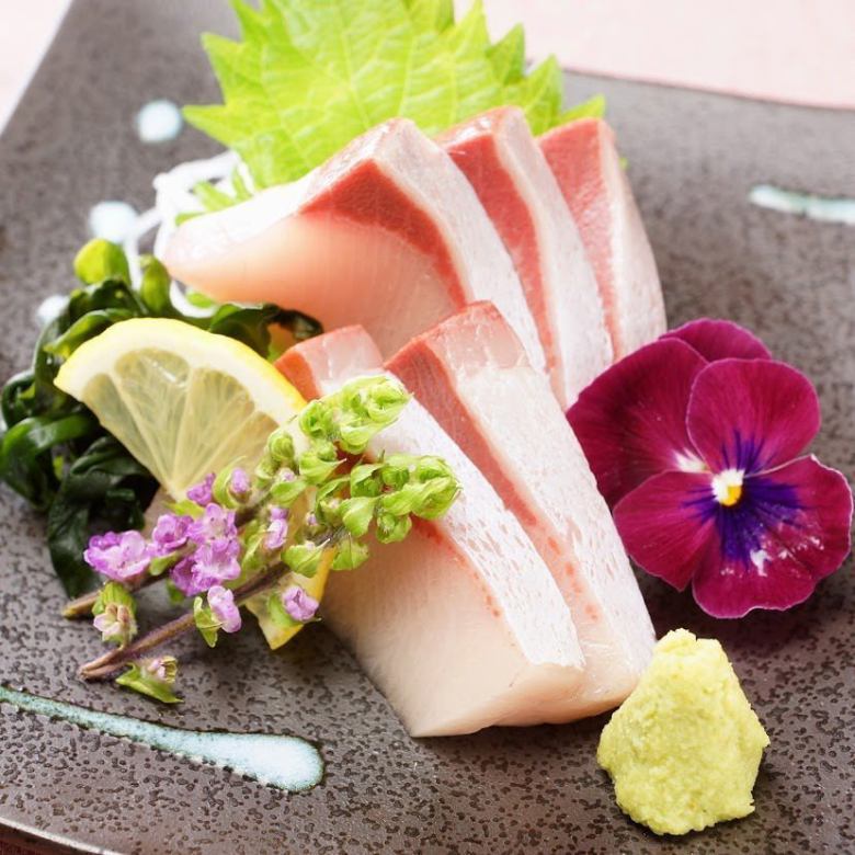 Aging yellowtail sashimi