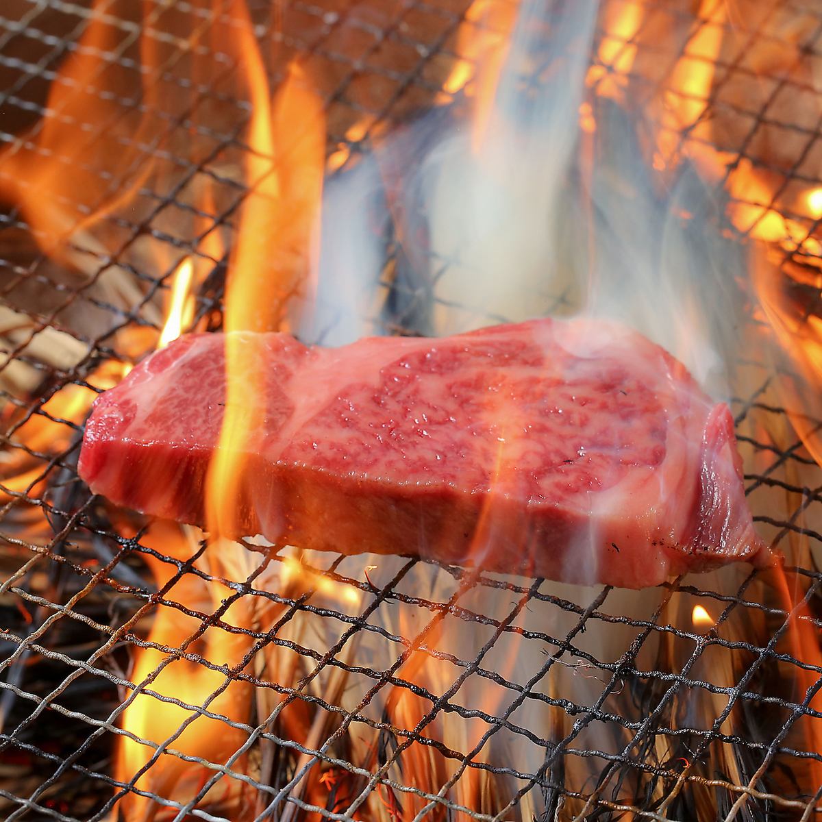 肉料理を藁焼きで！こだわり熟成肉や厚切り牛タンなどおすすめ！