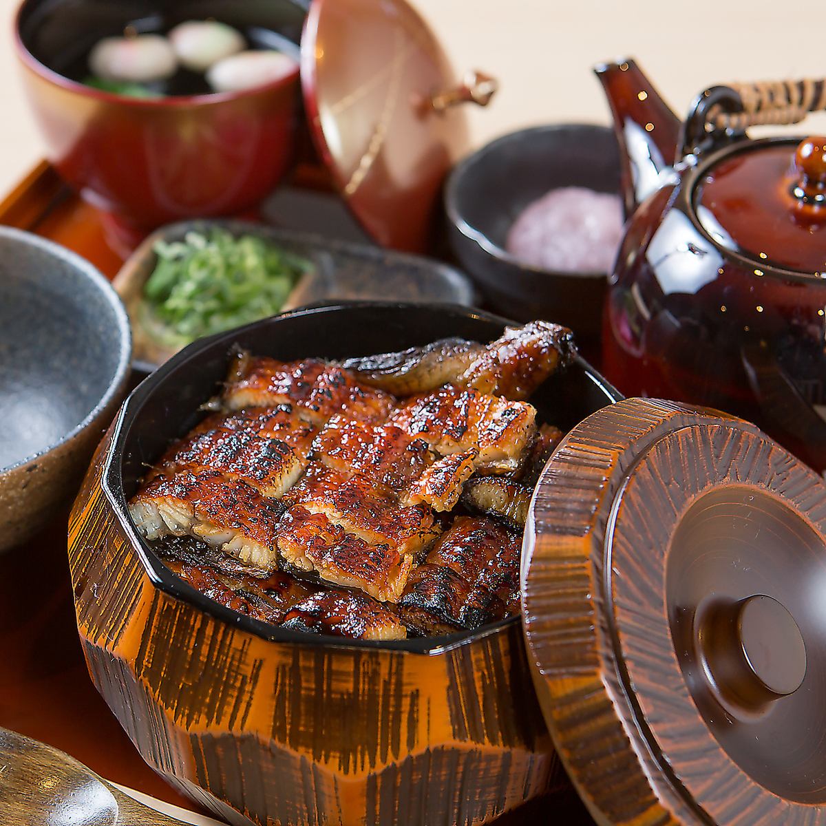 うな重が1760円から◆こだわりのニホンウナギと秘伝ダレ絡む逸品