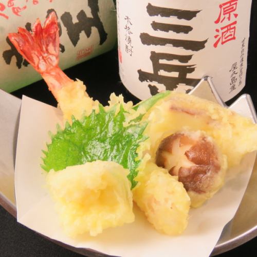 【夜限定！】日本酒にぴったり！サクサクの衣がたまらない天ぷらの盛り合わせ