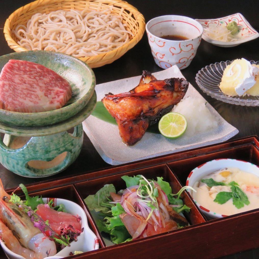 While looking at Jozenji-dori ... Enjoy a luxurious time for adults with sake and special soba noodles ♪