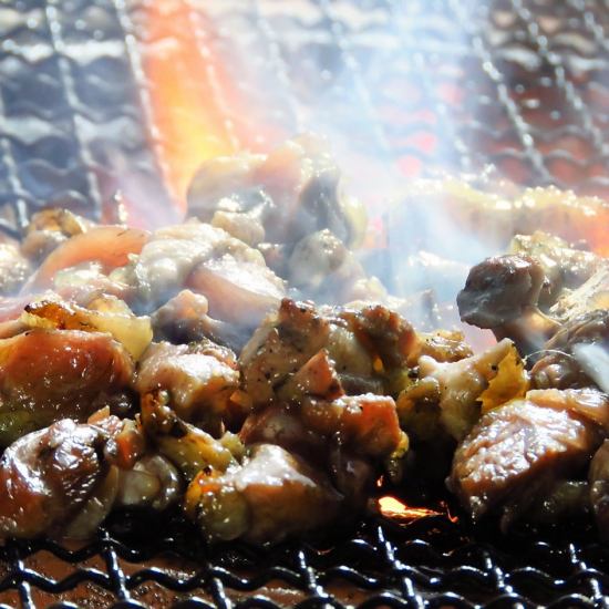 [Momoyaki] is a special dish that burns "Satsuma chicken" over charcoal fire!
